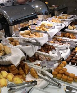 Café da manhã delicioso do Windson Marapendi, na Barra. Hotel fechou parceria com o Rock in Rio