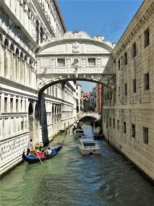 A inigualável Ponte dos Suspiros