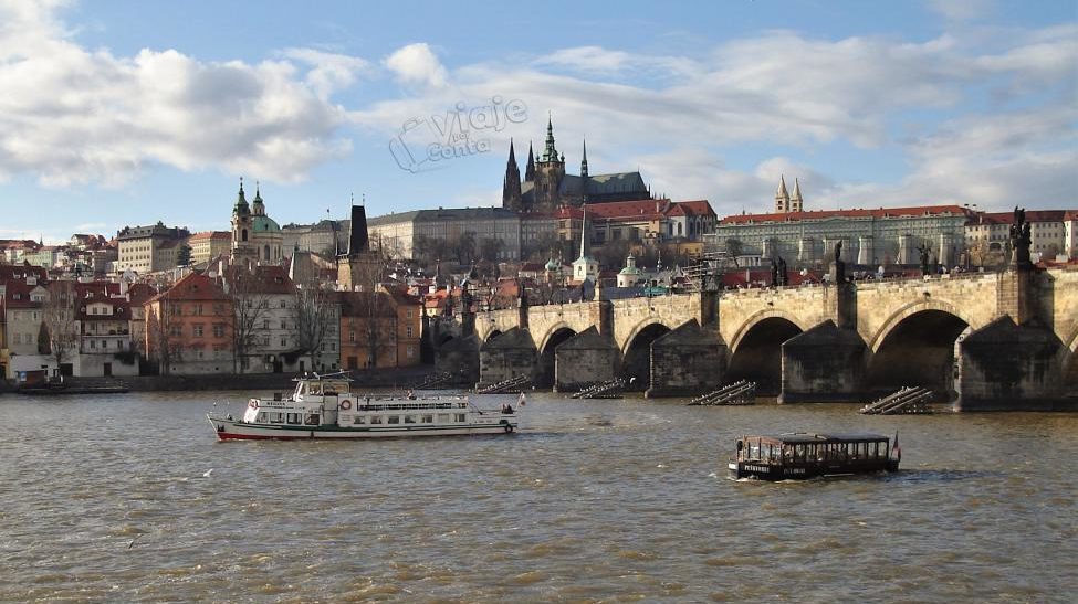 Ponte Carlos e o Castelo de Praga