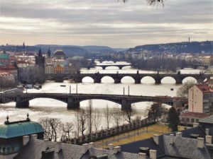 As muitas pontes de Praga que ligam as diferentes partes da cidade